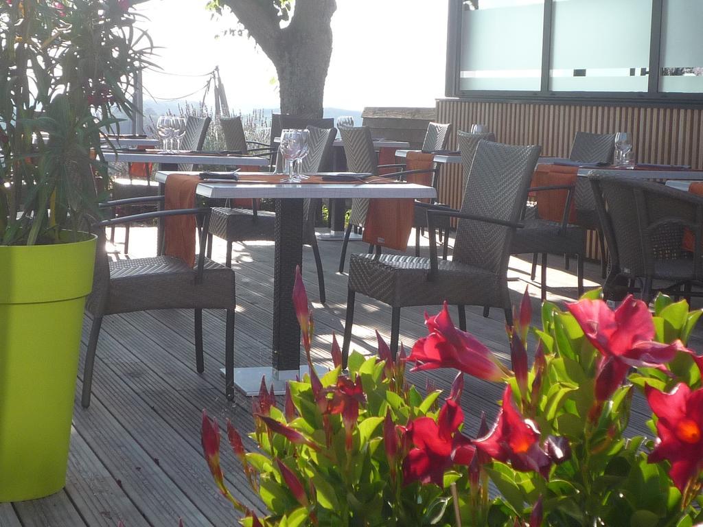 Logis Le Saint Cyr Hotel Montmelard Exterior photo
